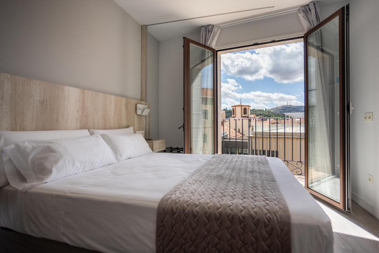 Dwo Abaster Hotel Soria Bagian luar foto