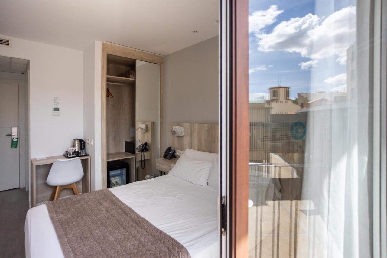 Dwo Abaster Hotel Soria Bagian luar foto