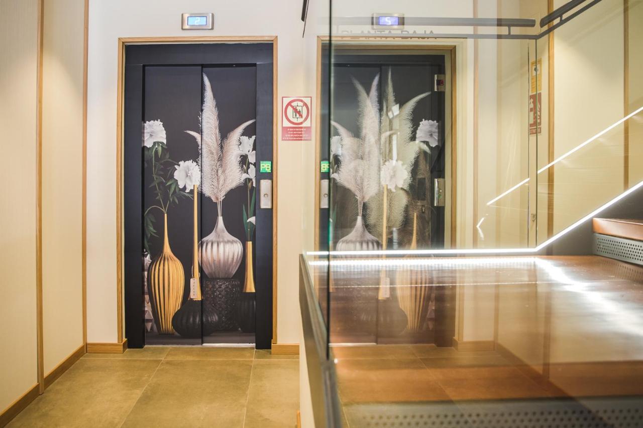 Dwo Abaster Hotel Soria Bagian luar foto