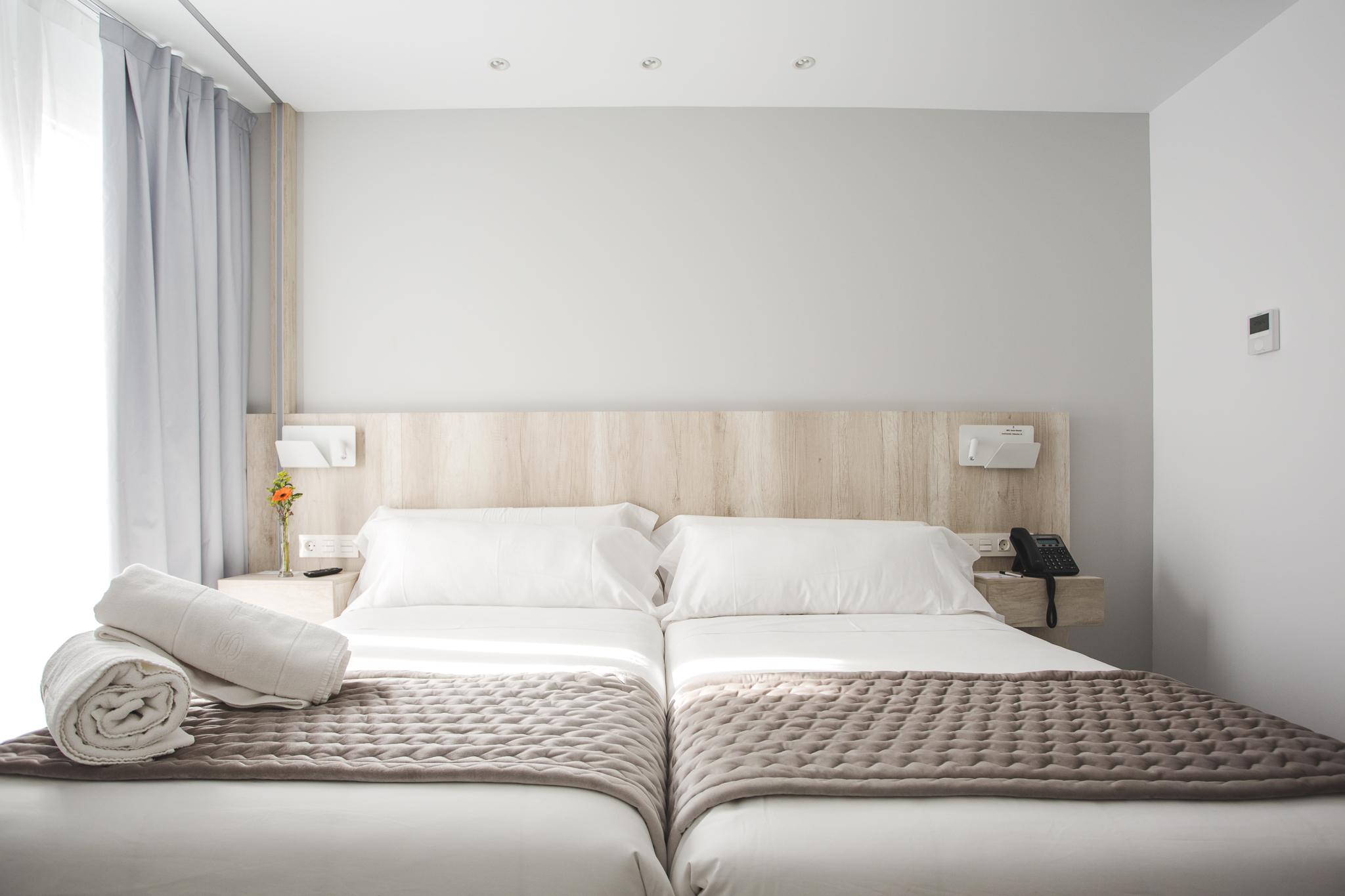 Dwo Abaster Hotel Soria Bagian luar foto