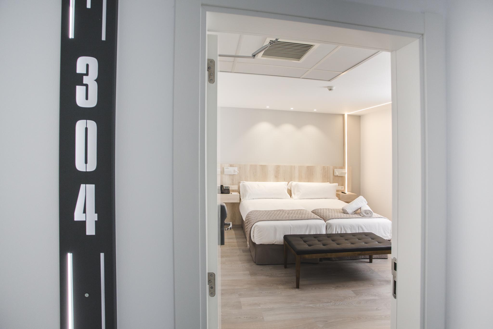 Dwo Abaster Hotel Soria Bagian luar foto