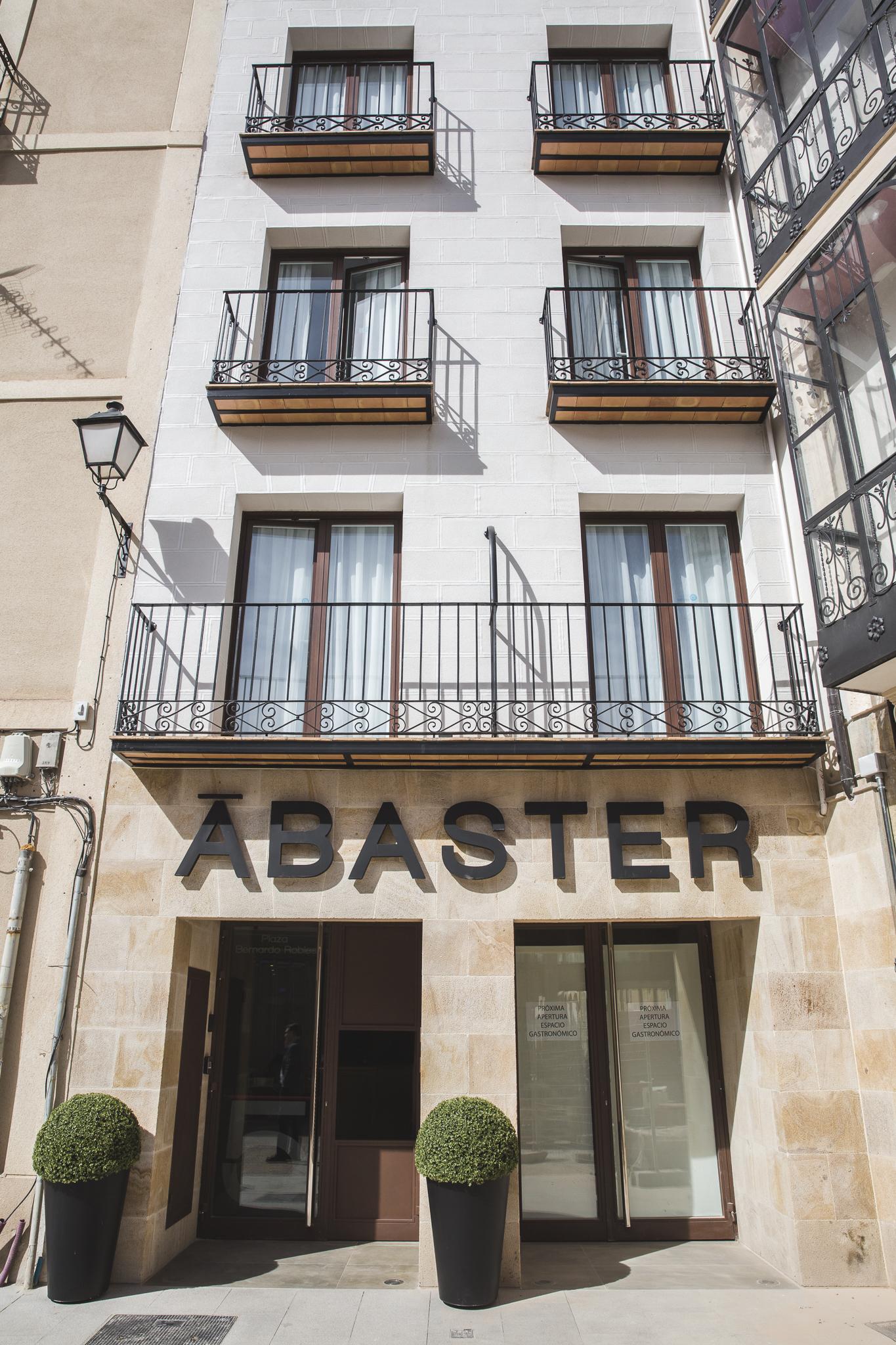 Dwo Abaster Hotel Soria Bagian luar foto