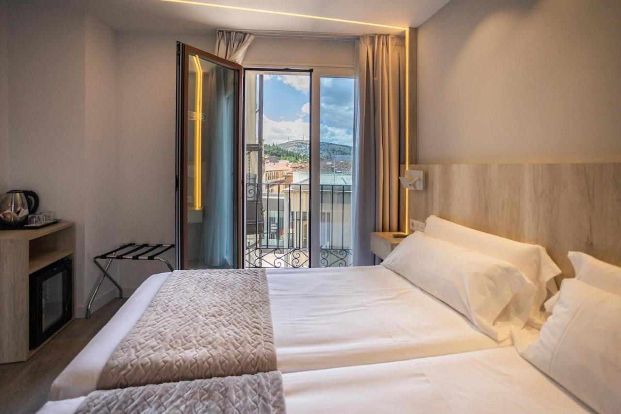 Dwo Abaster Hotel Soria Bagian luar foto