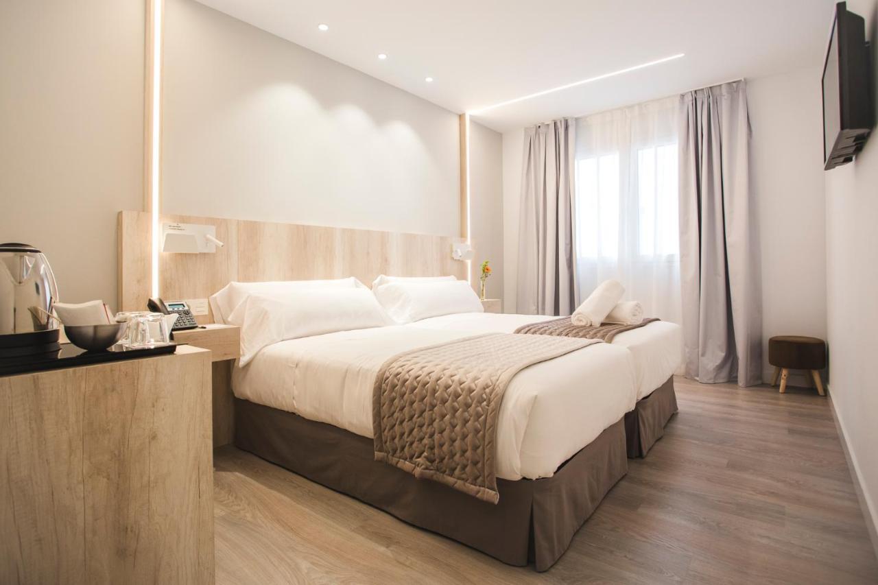 Dwo Abaster Hotel Soria Bagian luar foto