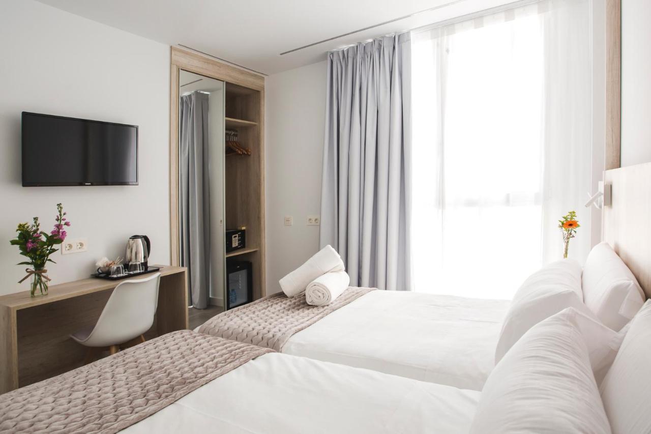 Dwo Abaster Hotel Soria Bagian luar foto